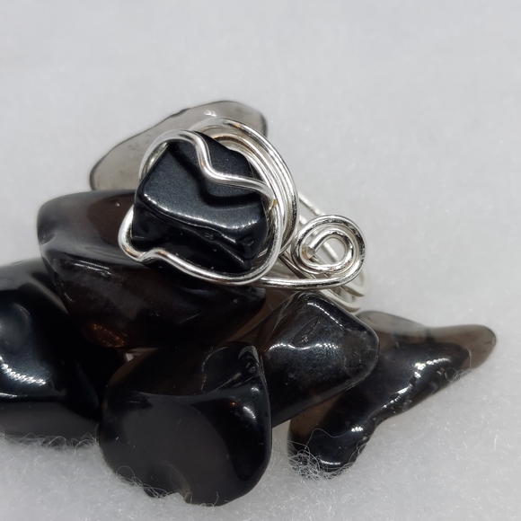 Obsidian wire wrapped ring (size 7) - Picture 3 of 5